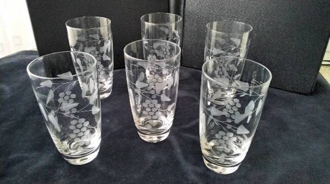 6 Verres à eau , orangeade ou bière en verre Décor gravé