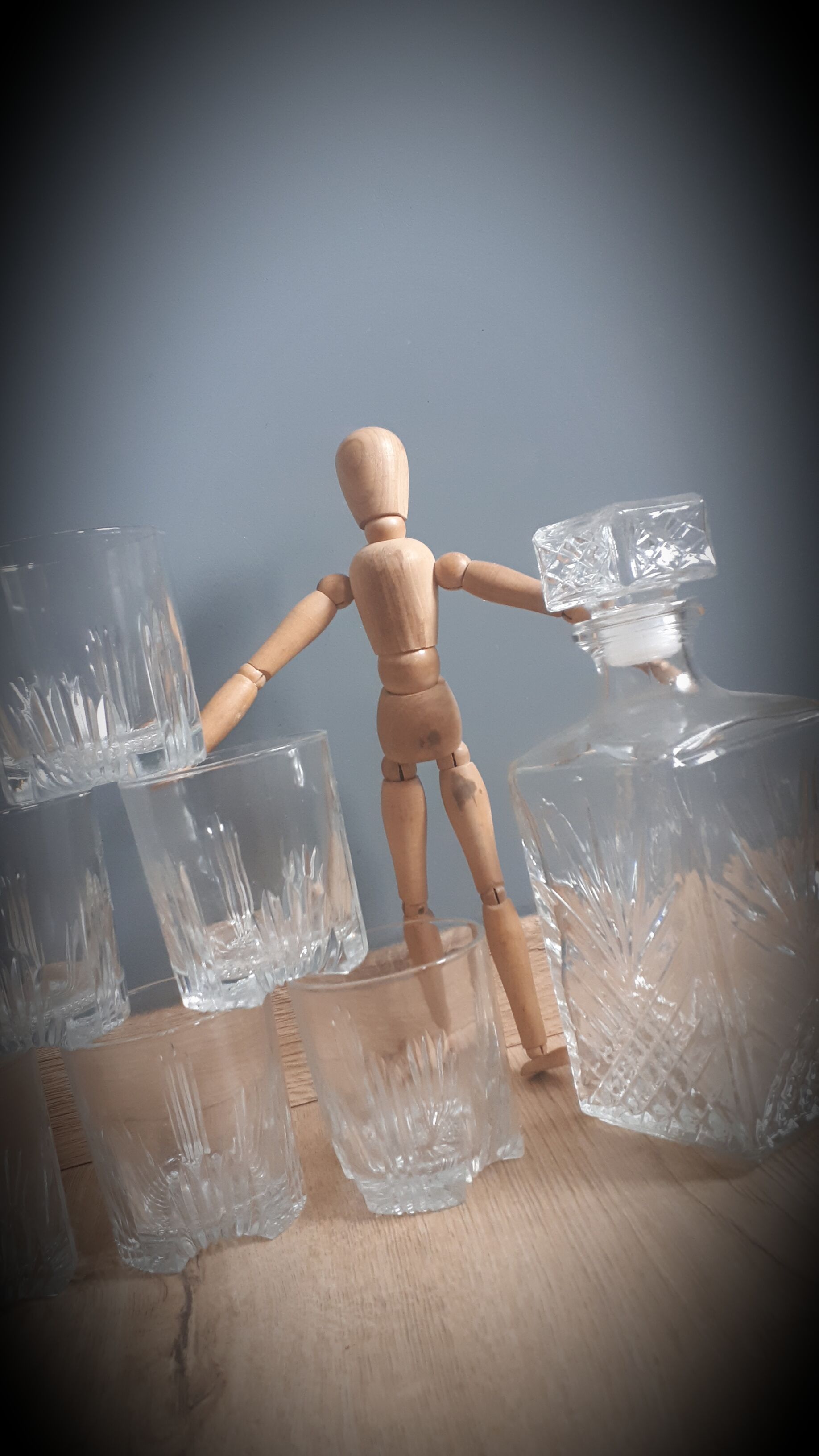 Set 6 sky glasses and square carafe