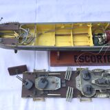 Model of boat surcouf wing escort