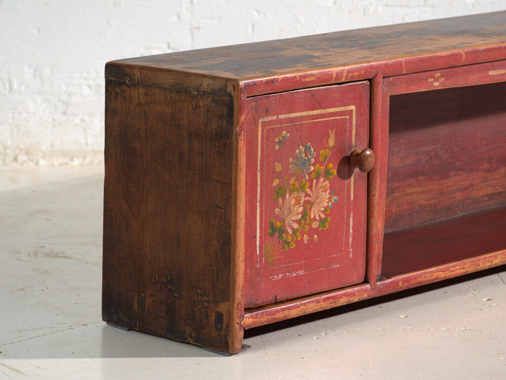 Meuble bas ancien en bois d’orme – Chine, vers 1900