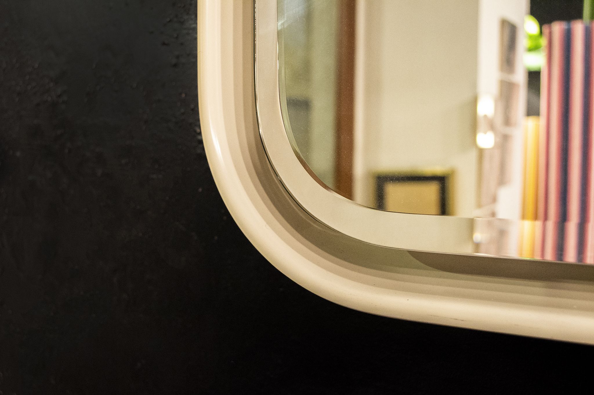 Miroir rétroéclairé en fibre de verre Italie années 70