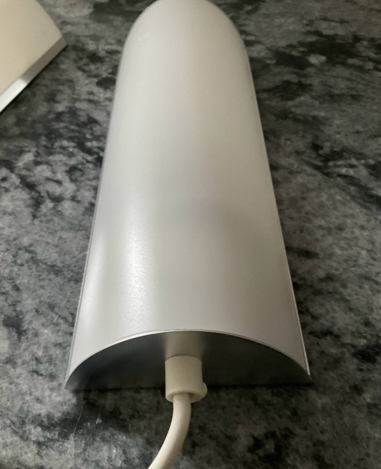 Paire d’appliques de chevet vintage en aluminium