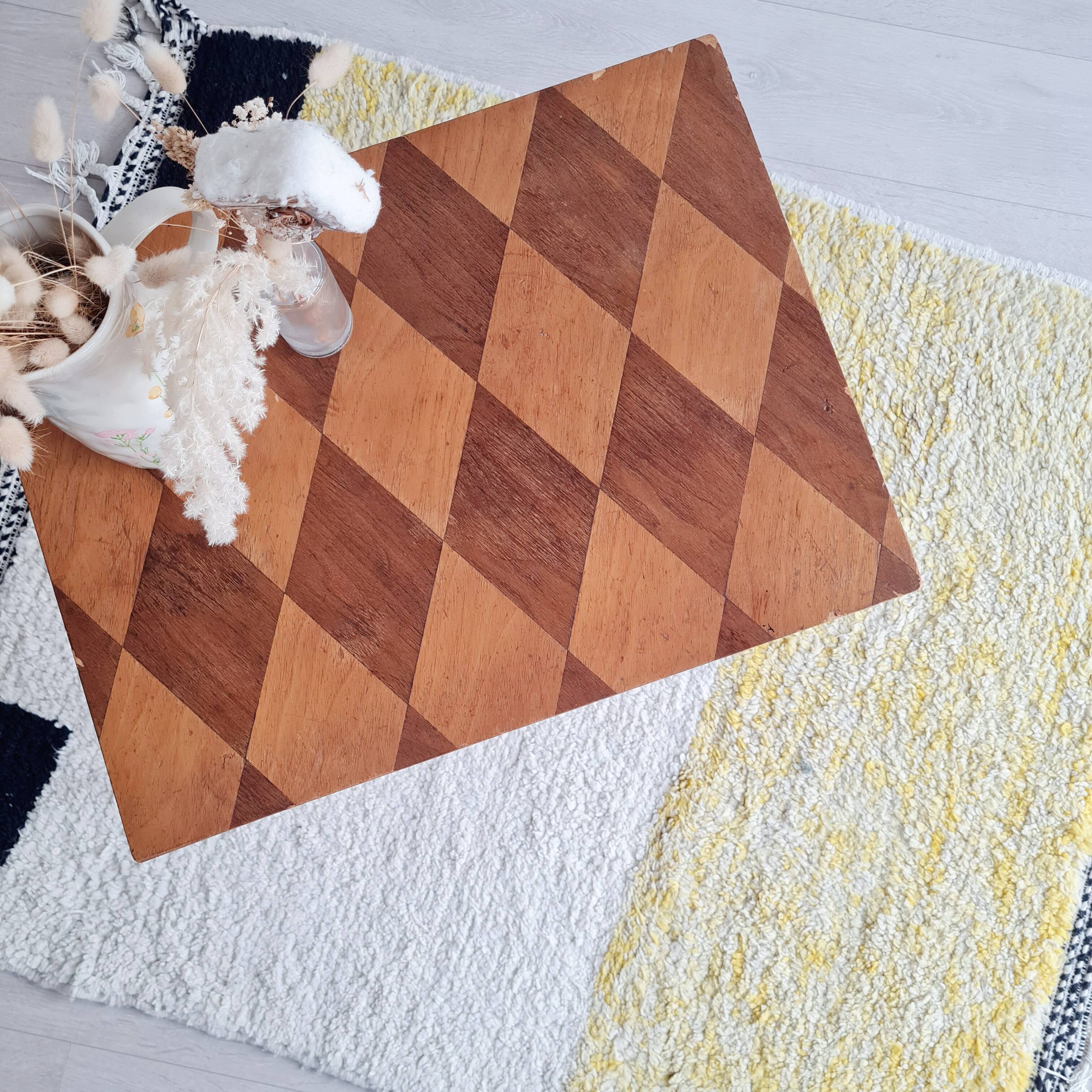 Table basse pieds compas dessus marqueté