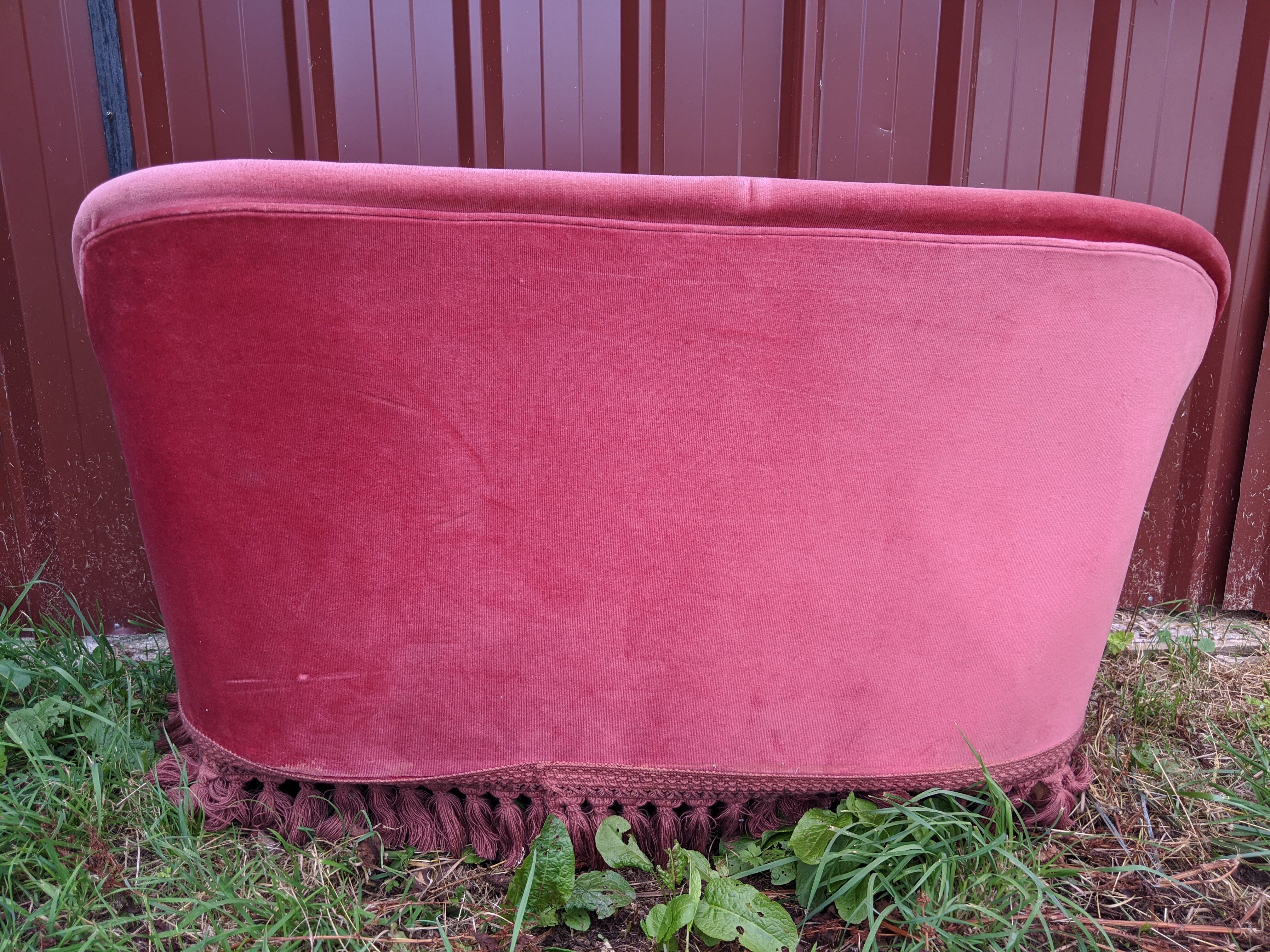 Two-seat pink toad sofa