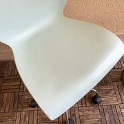 Mauï Kartell office chair design Vico Magistretti swivel wheel