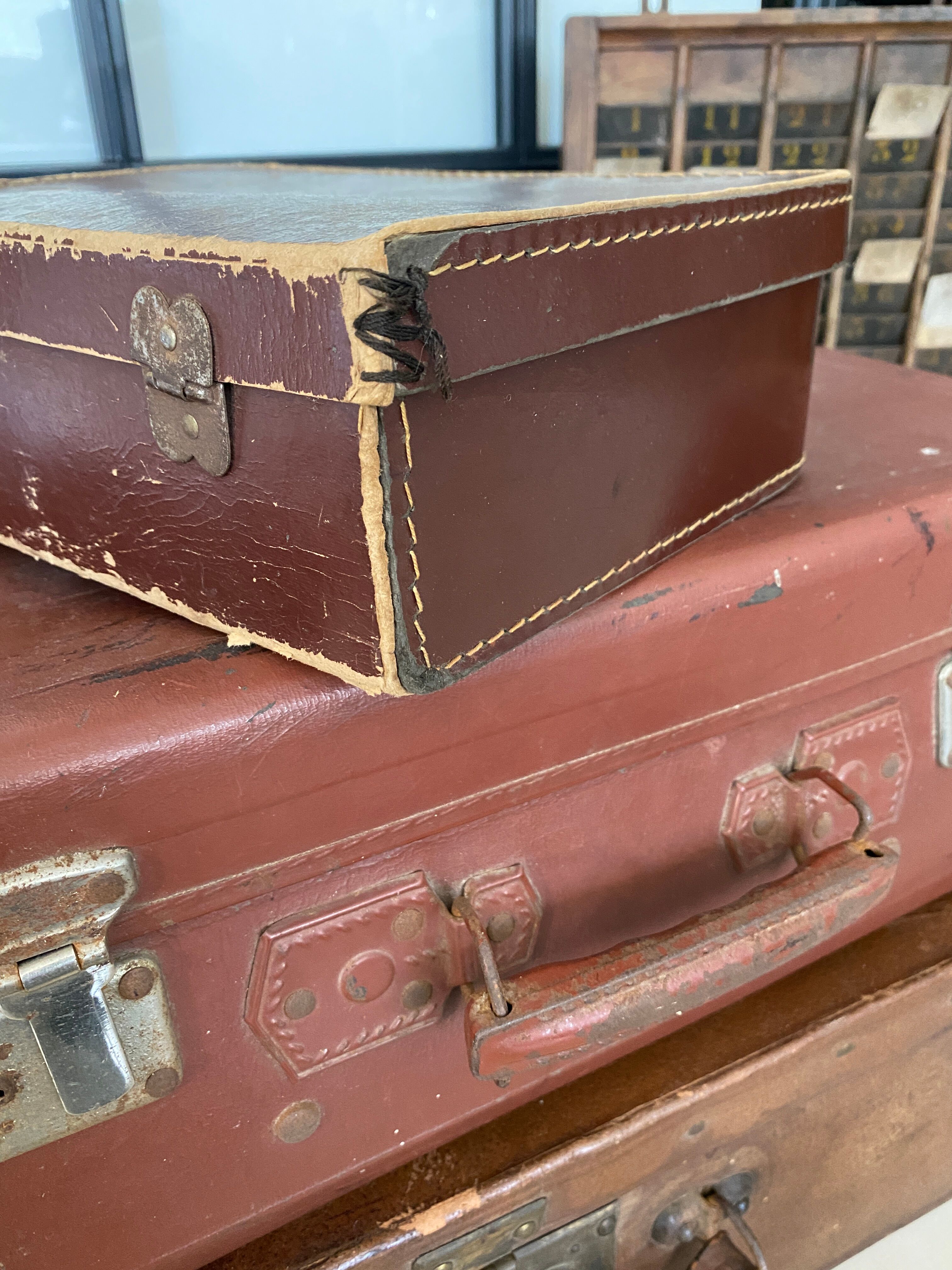 Set of 3 vintage suitcases