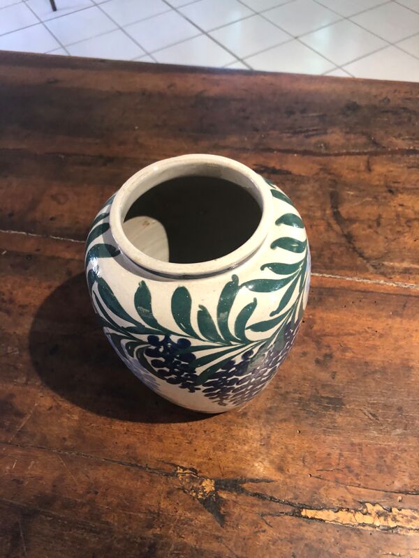 Vase en céramique avec décors floraux