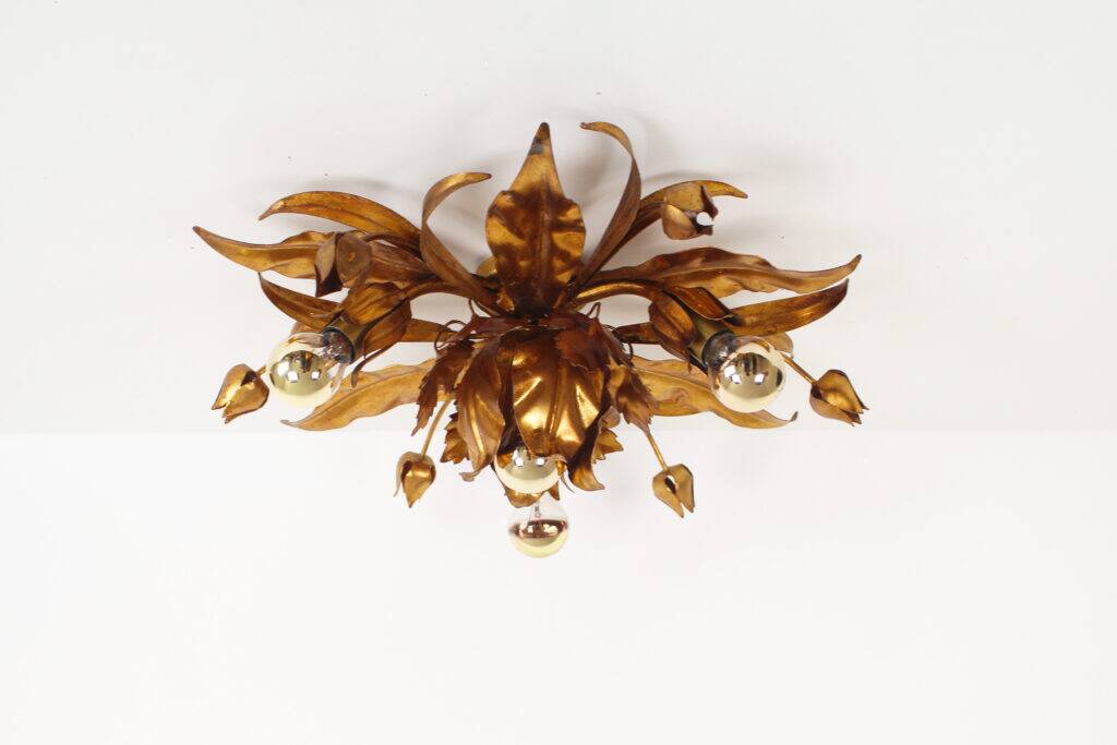 Magnifique plafonnier floral doré de Masca