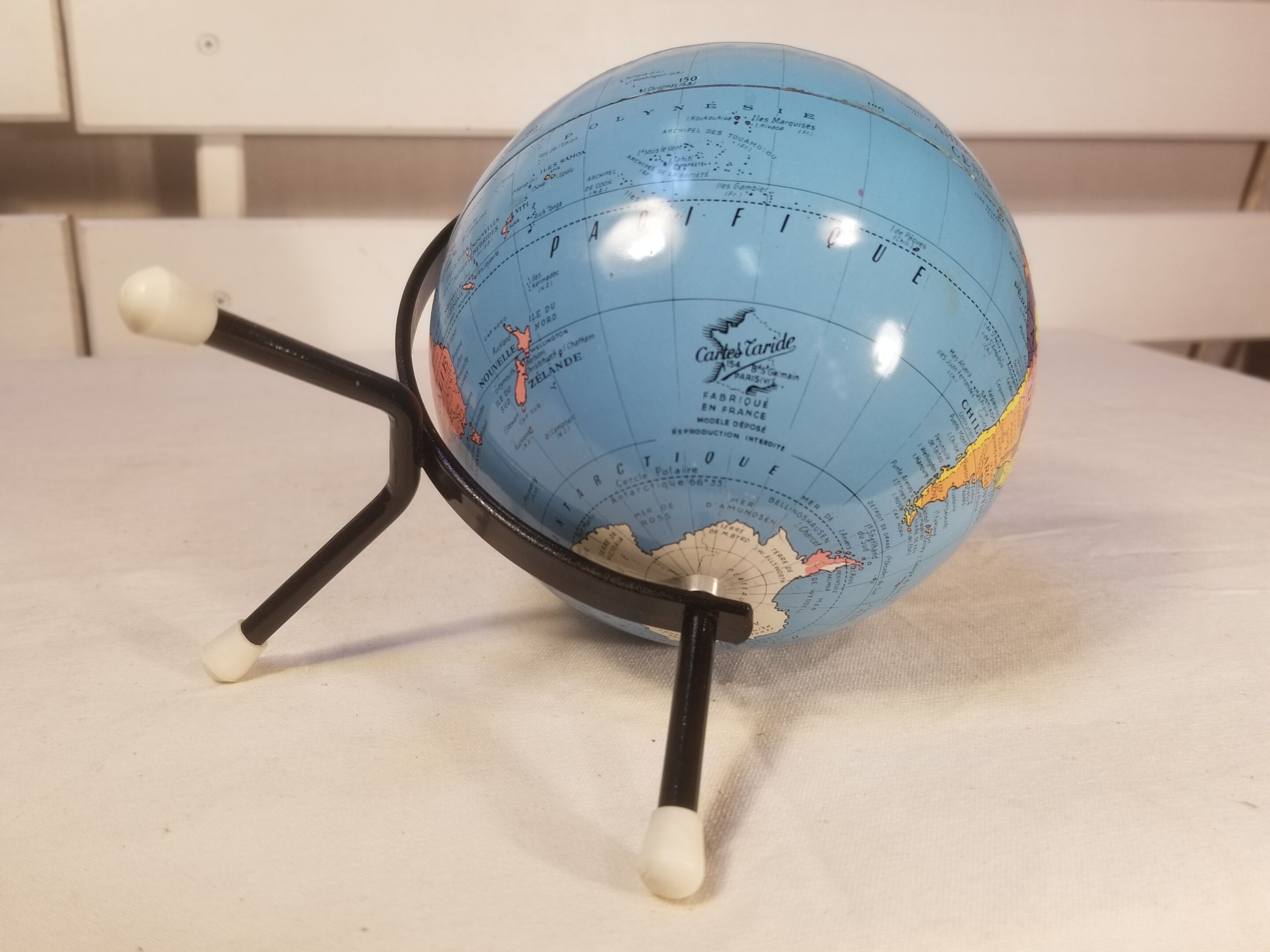 Globe taride metal- model 154