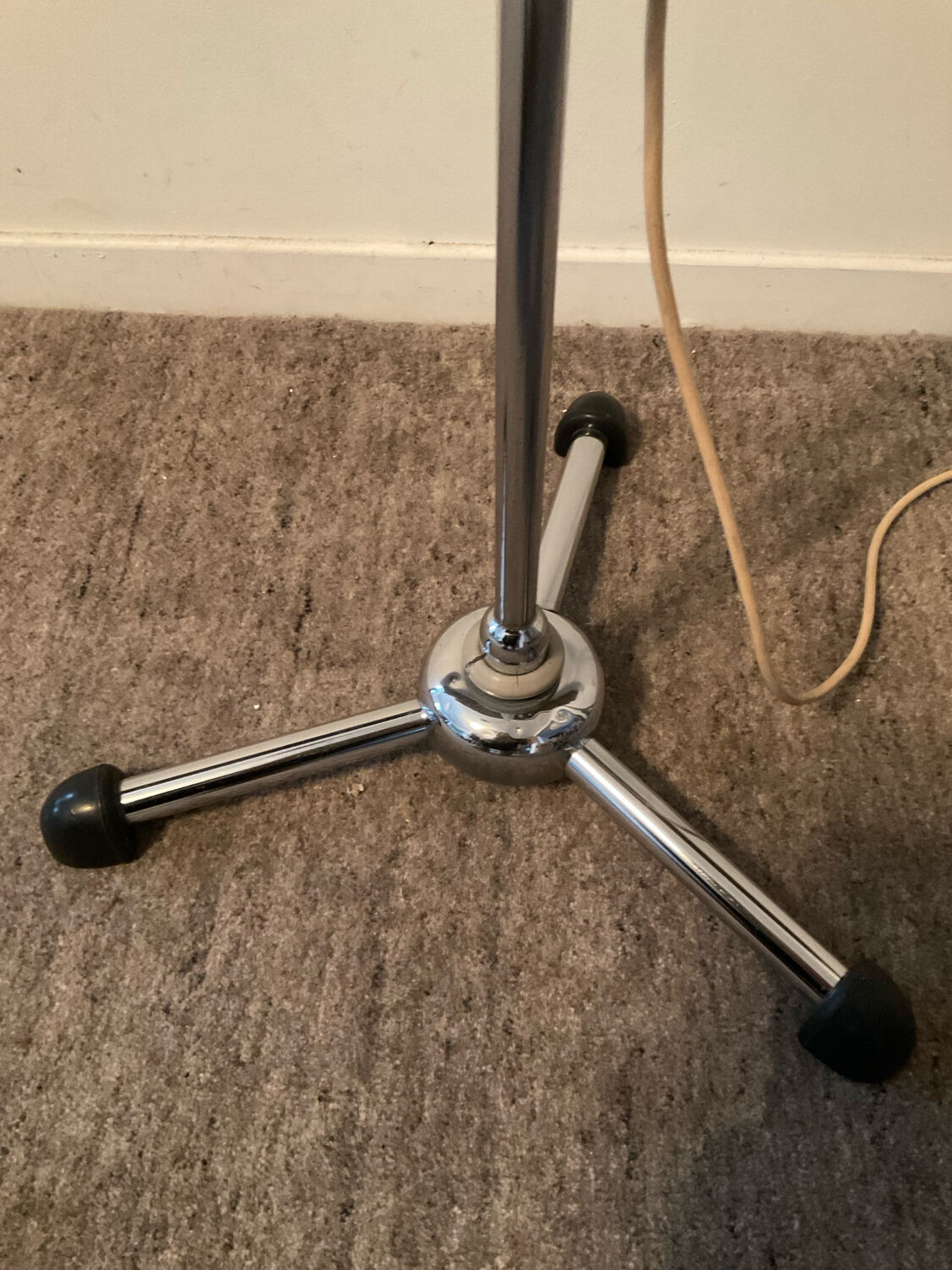 Lampadaire médical ou d’atelier des années 50-60 en métal chromé 