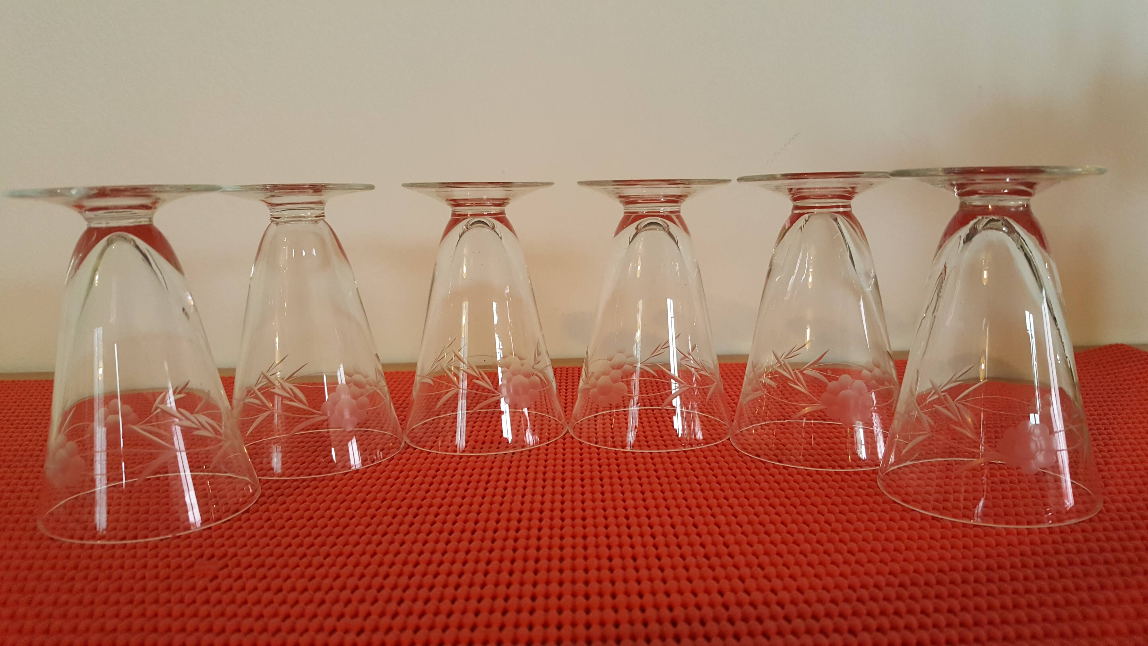 6 Verres ancien  soufflé et ciselé
