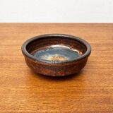 Mid-century German studio pottery bowl by Volker Ellwanger, 1960s.