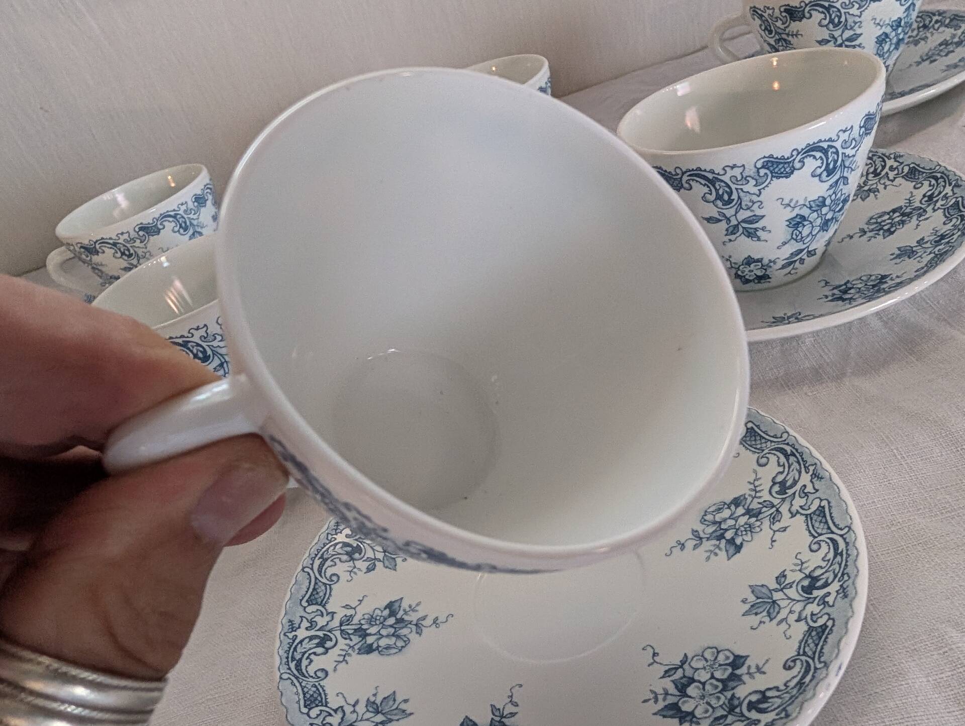 6 cups and saucers Rivanel in vintage 70's opaline
