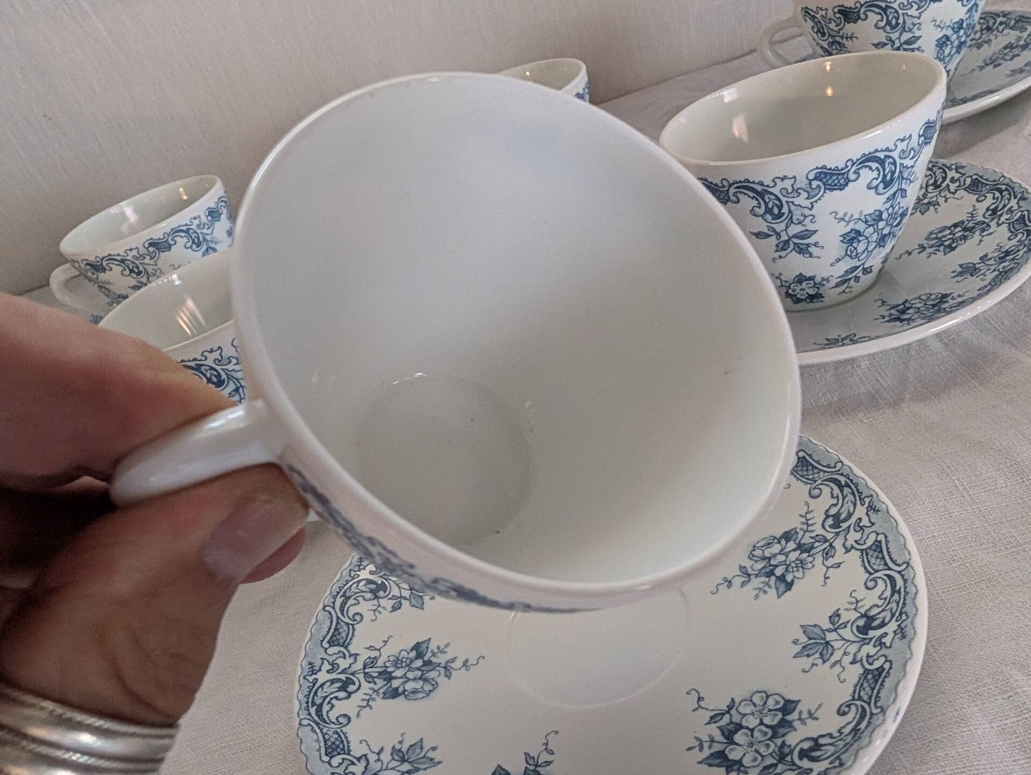 6 cups and saucers Rivanel in vintage 70's opaline