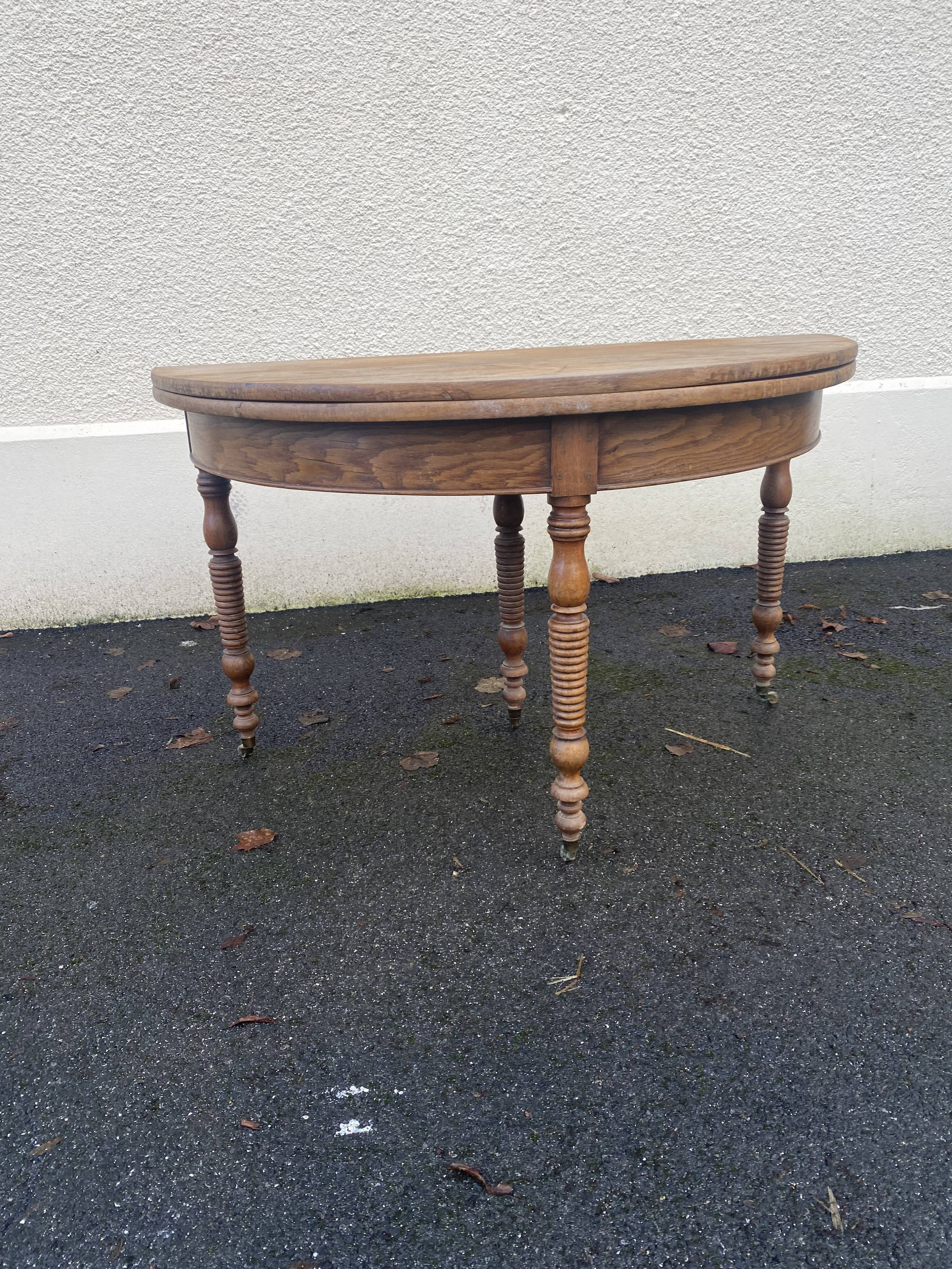 Half moon table