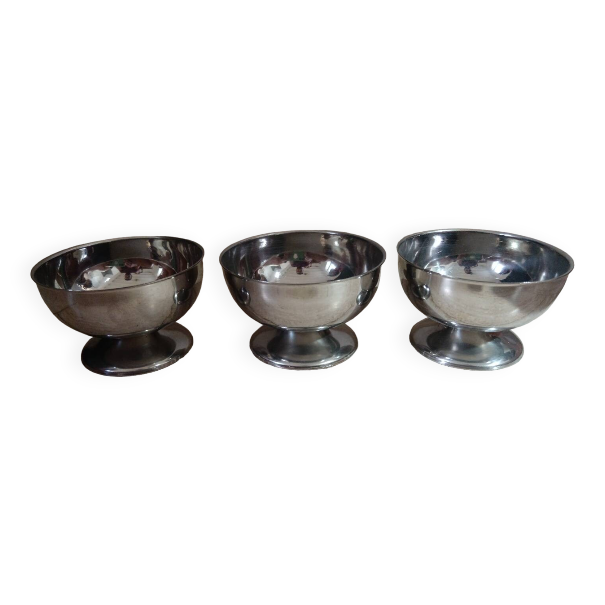 Set of 3 steel cups