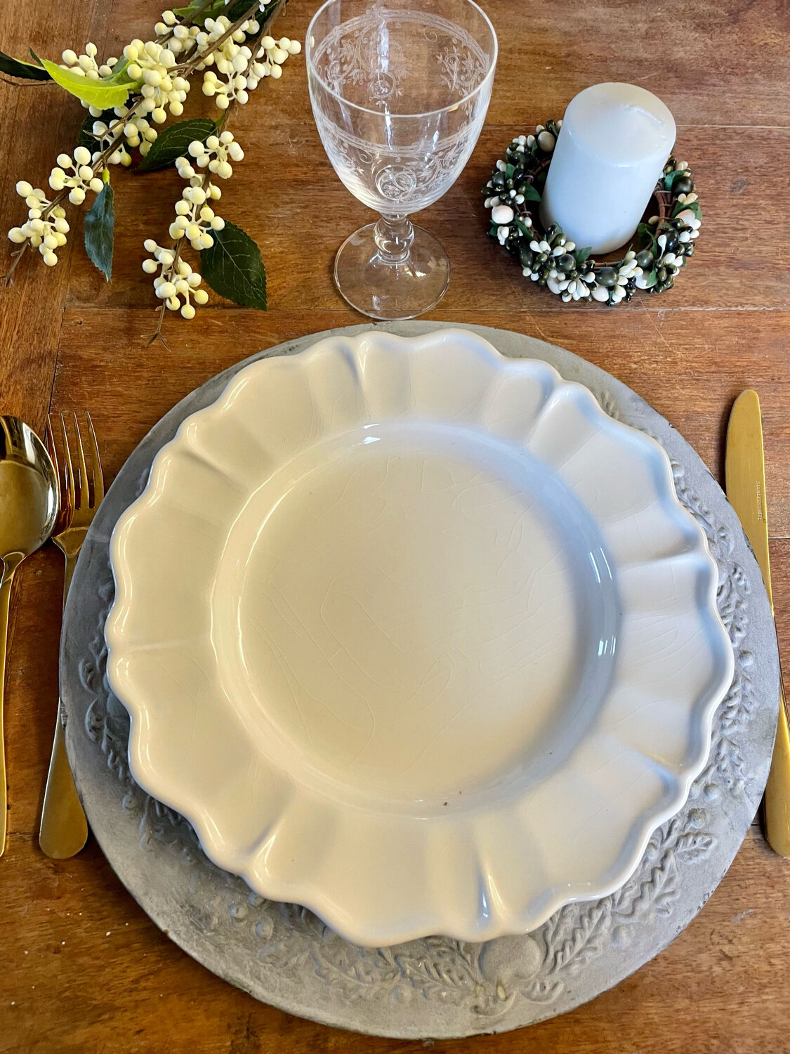 Pair of trays under plates Gray