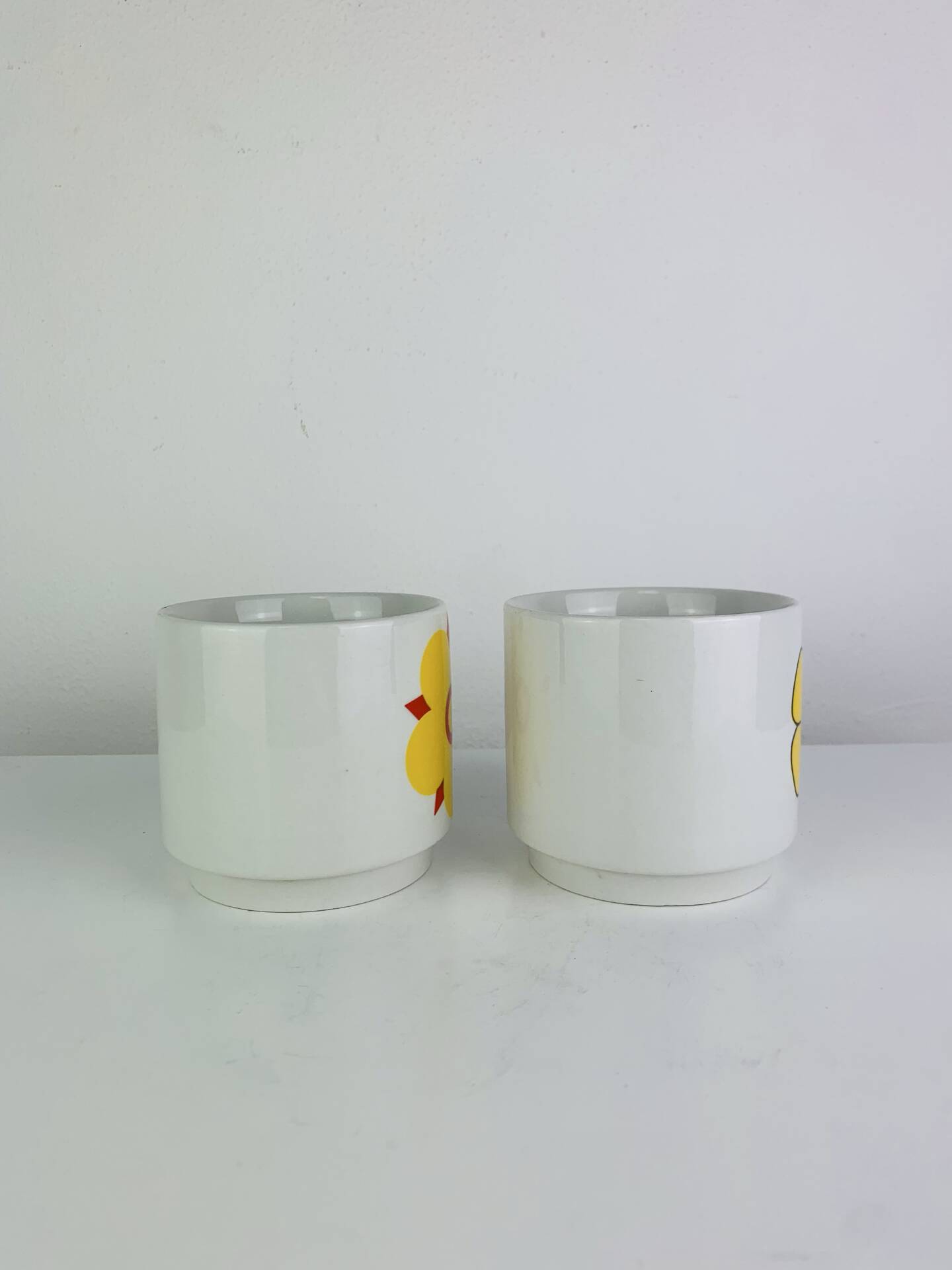 2 porcelain cups Tognana Italy seventies, flowers