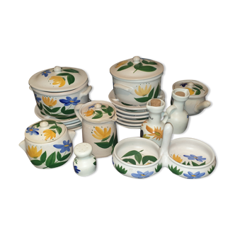 Earthenware service 1970 freehand painted decoration