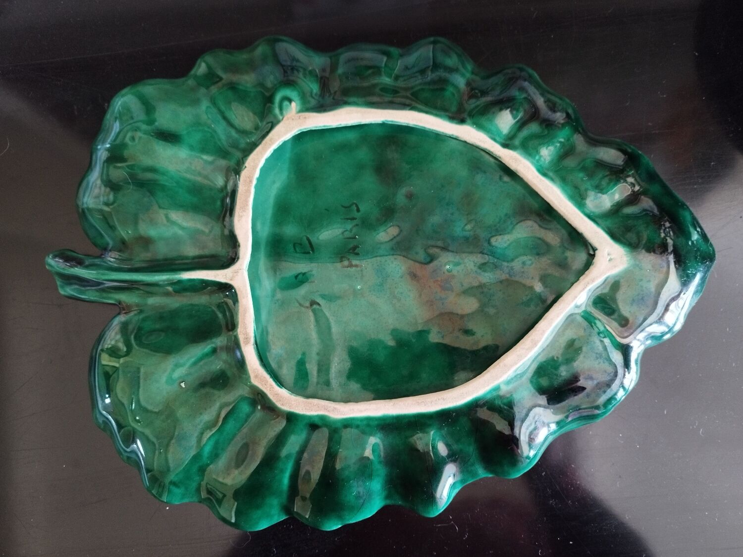 Leaf tray