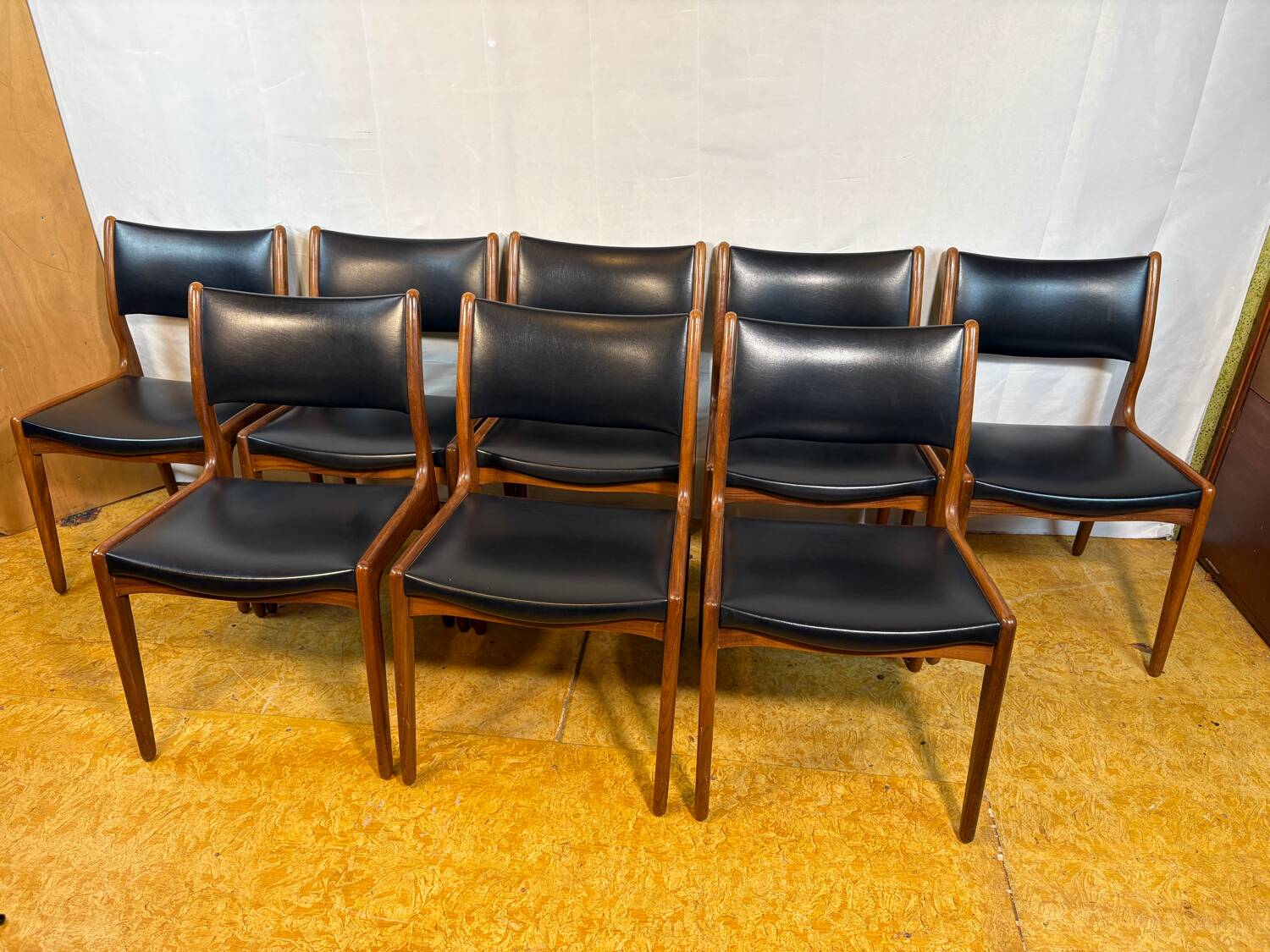 Mid-Century Retro Set of 8 Dining Chairs by Johannes Andersen for Uldu
