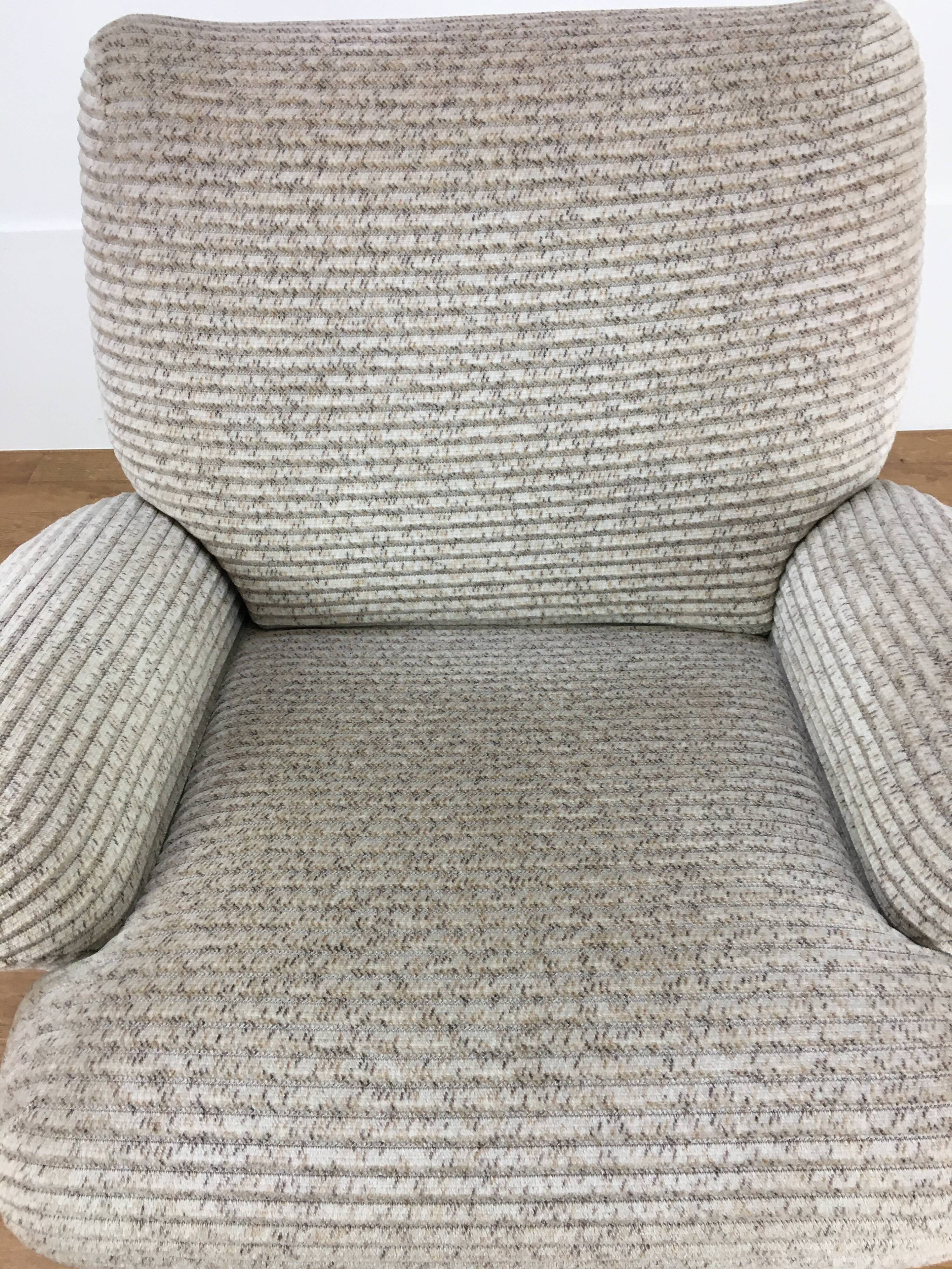 Space age 70's armrests and velvet