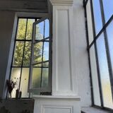 XL display case with white patina