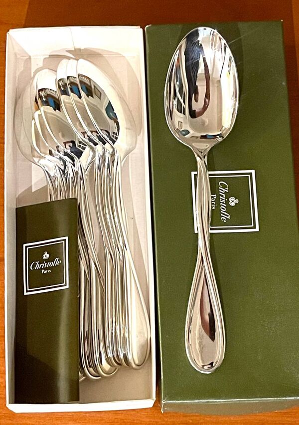 Christofle galea , 8 cuillères 19 cm standard très bon état