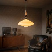 Suspension scandinave en opaline des années 60