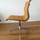 Chaise EA105 par Charles & Ray Eames, édition Herman Miller