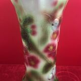 Vase cone decoration to the dabbling birds of Saint Clement