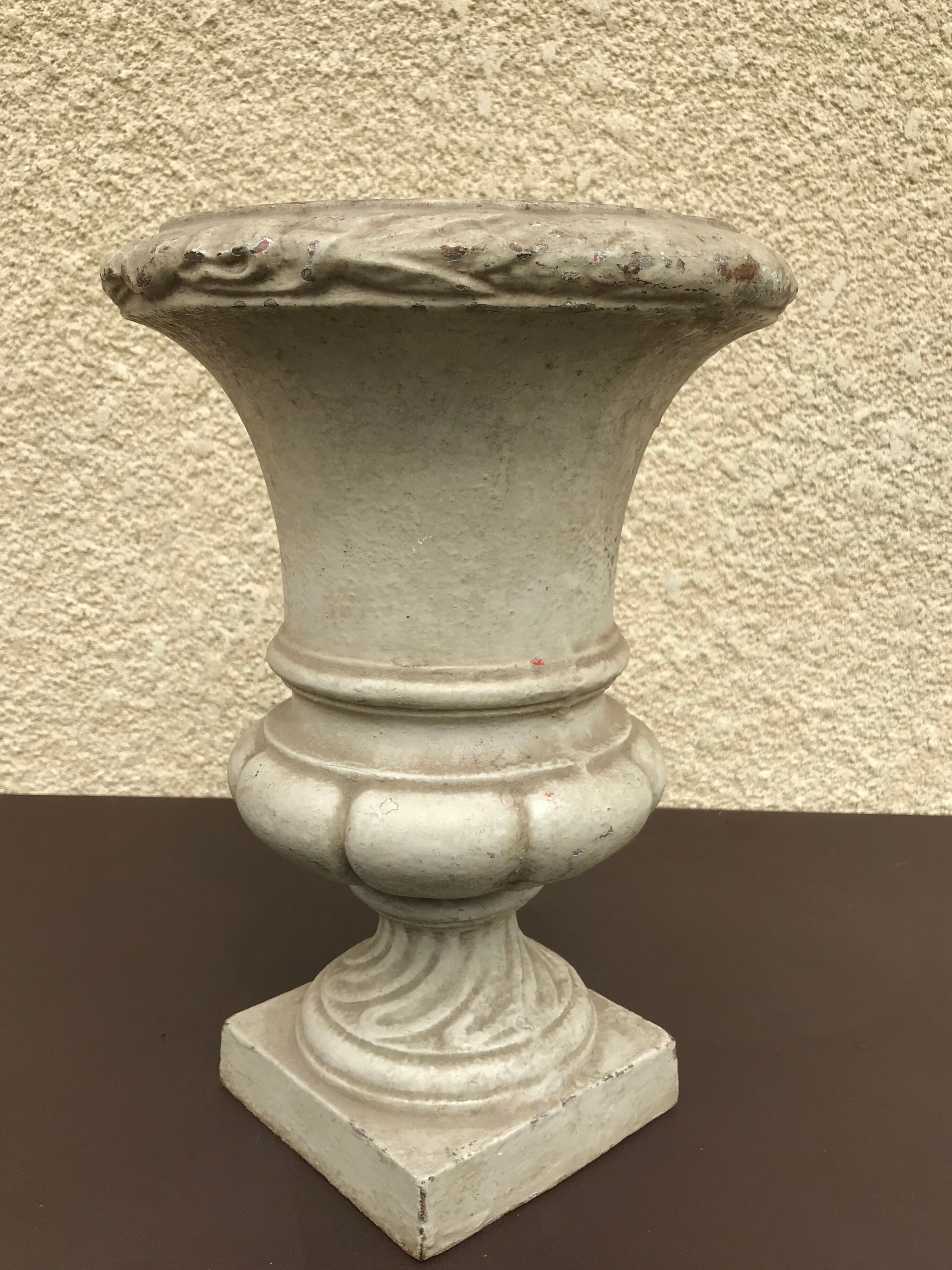Old Médicis vase