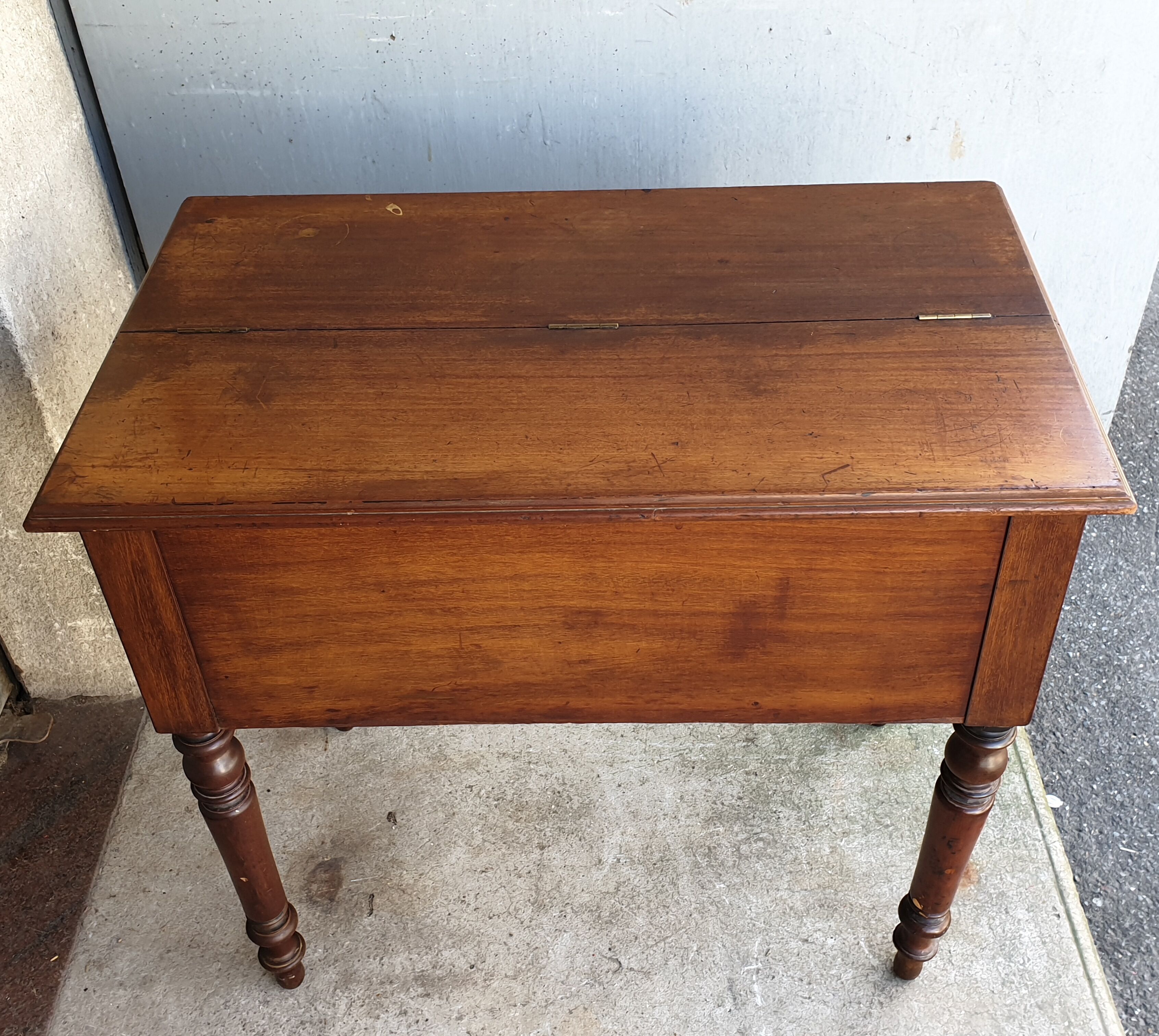 Commodity Of old jeweler