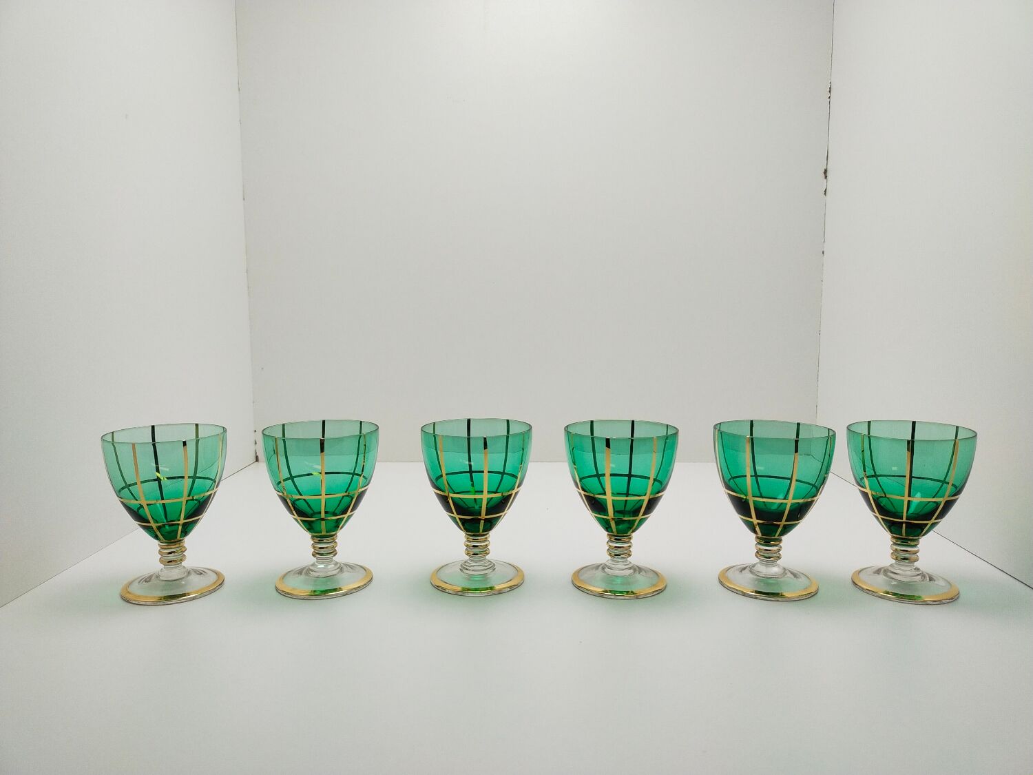 Lot de 6 verres à liqueur ou a vin vert émeraude