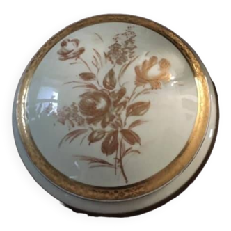 Bonbonnière en porcelaine de Limoges signée CID Limoges