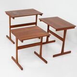 Ensemble de tables gigognes à carreaux émaillés (Danemark, années 1950).