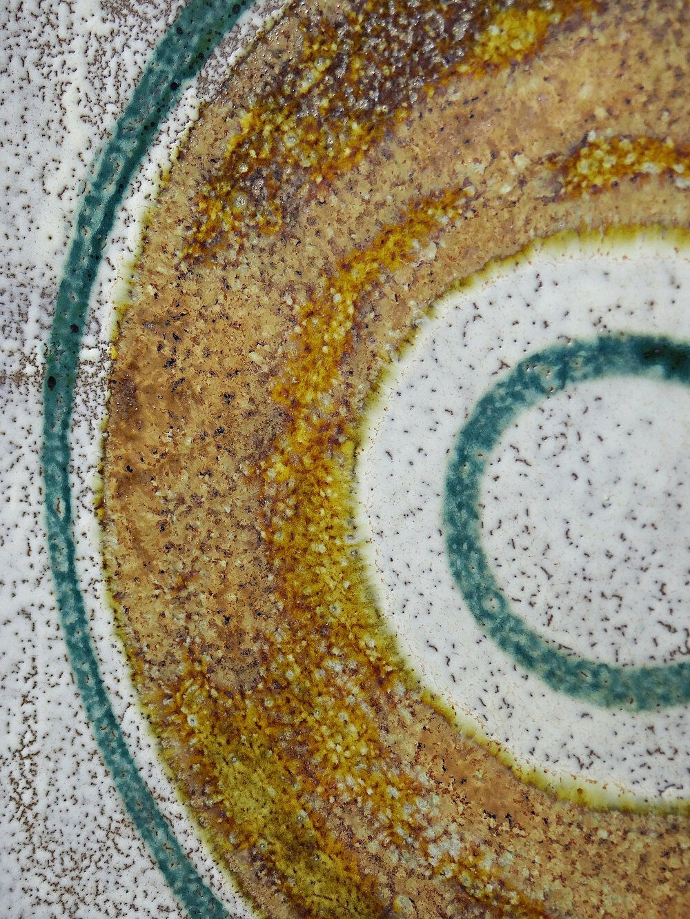 Large ceramic art bowl from the 50s-60s, vintage wall decoration or fruit bowl.