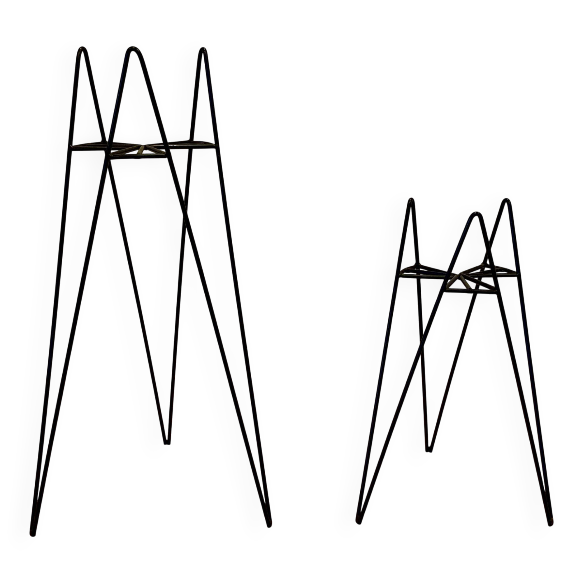 Pair of 1950s design side tables or nesting tables.