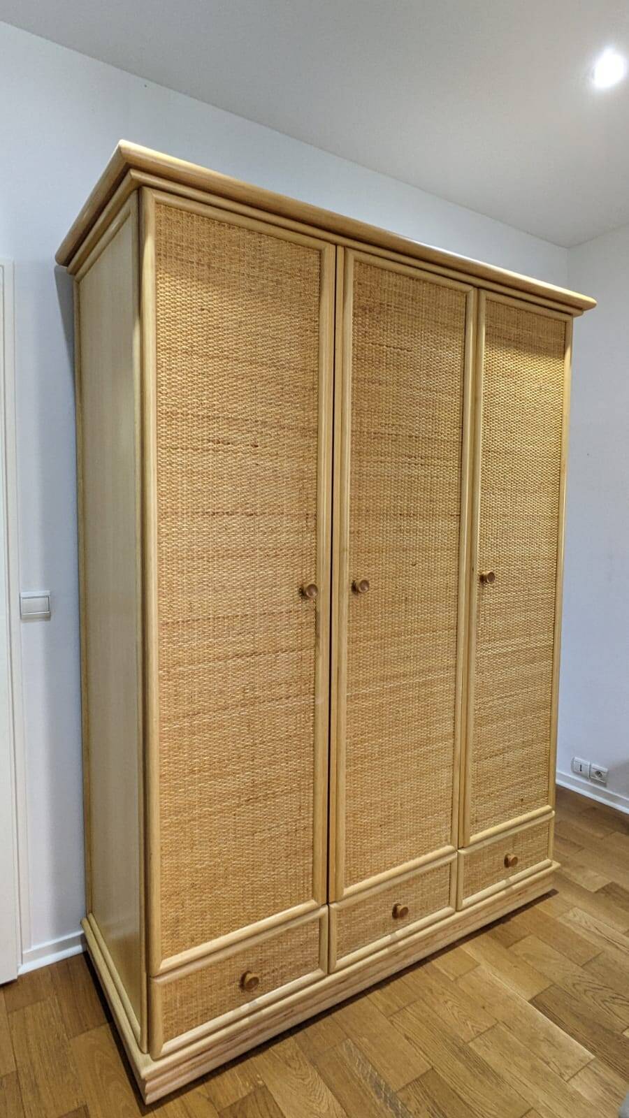 3 door wardrobe