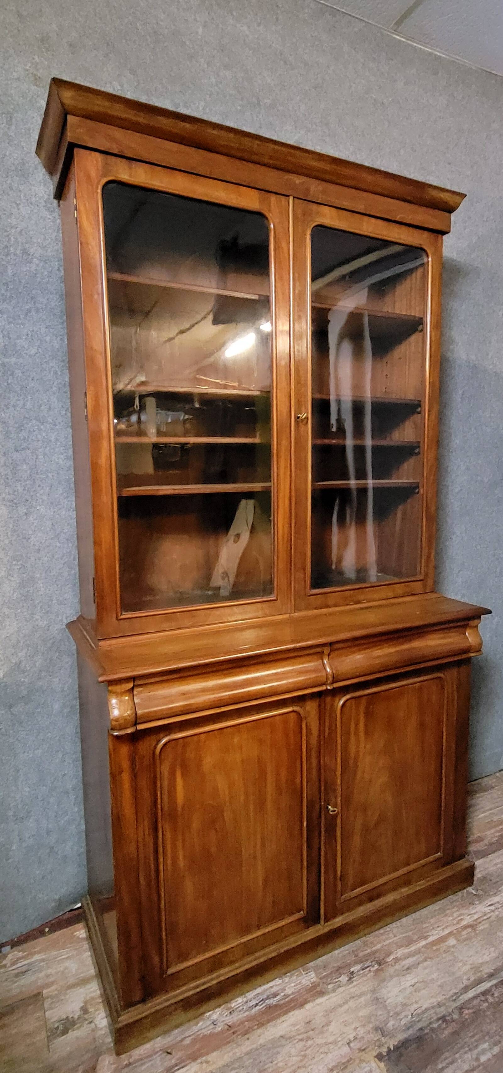 English two-part mahogany bookcase, late 19th century