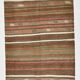Tapis Kilim Vintage – Rayures Naturelles aux Tons Terreux, 136x195 cm