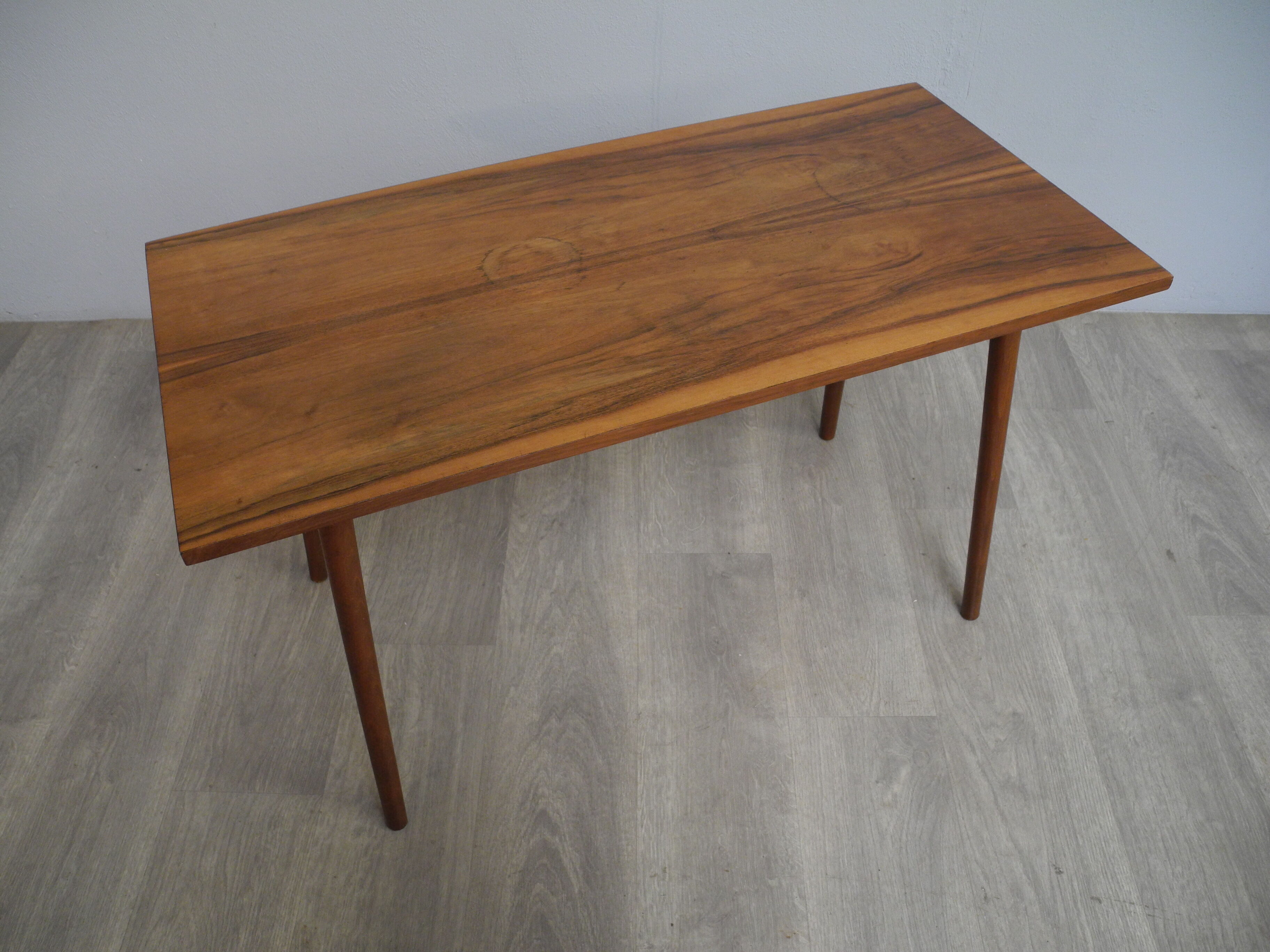 Scandinavian coffee table in walnut 60/70