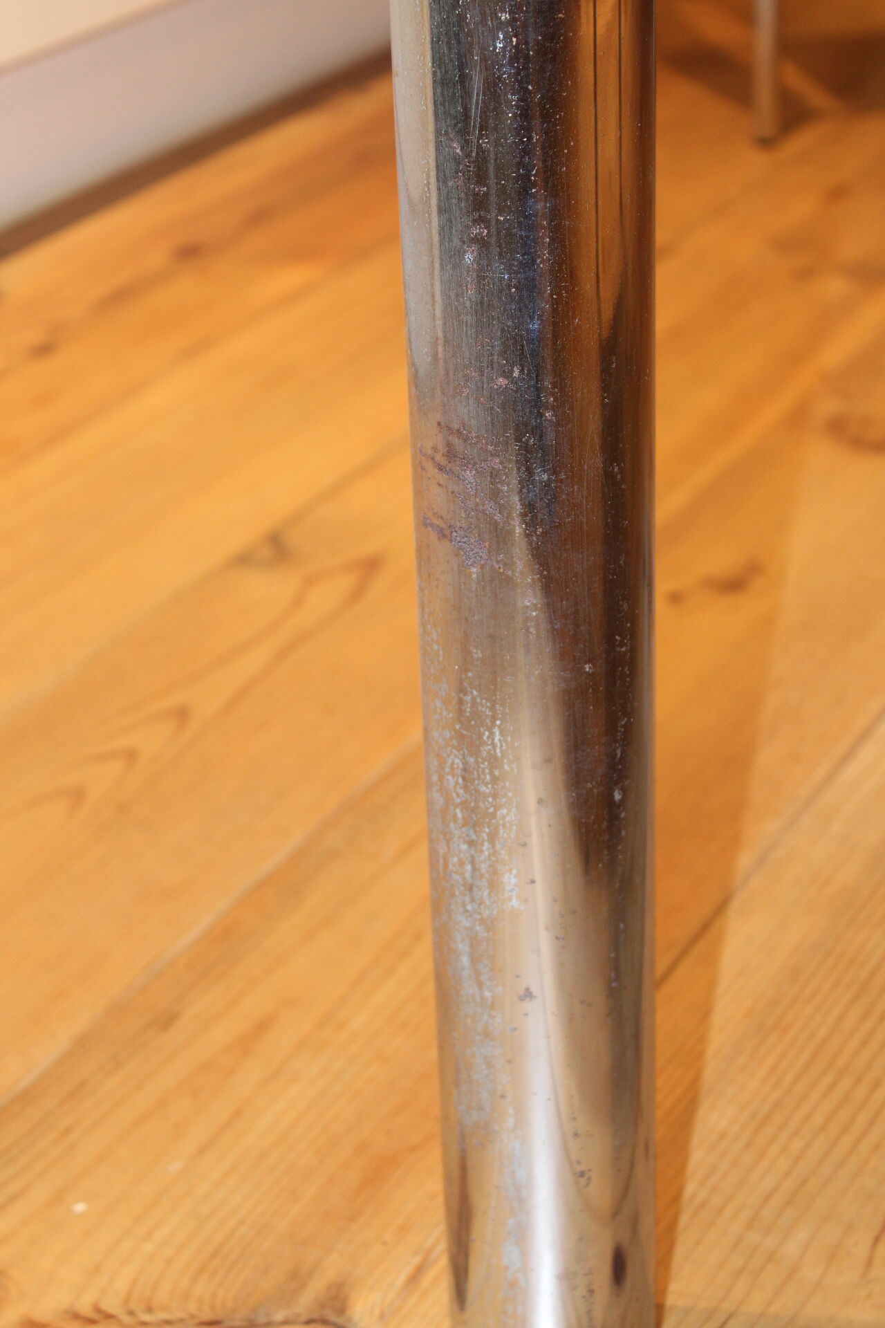 Table from the 70's formica in white and stainless steel