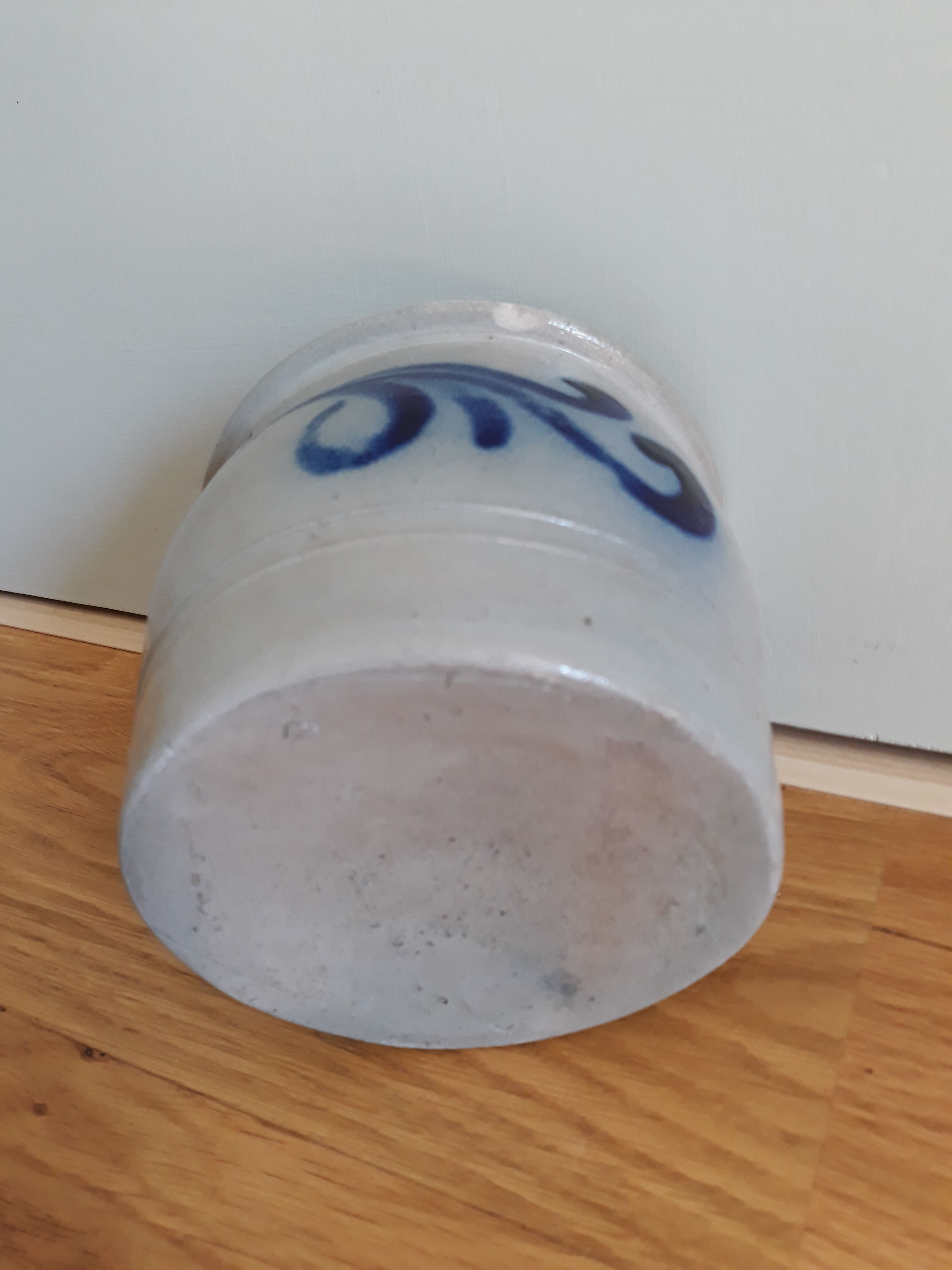 Pot in grey and blue Alsace sandstone