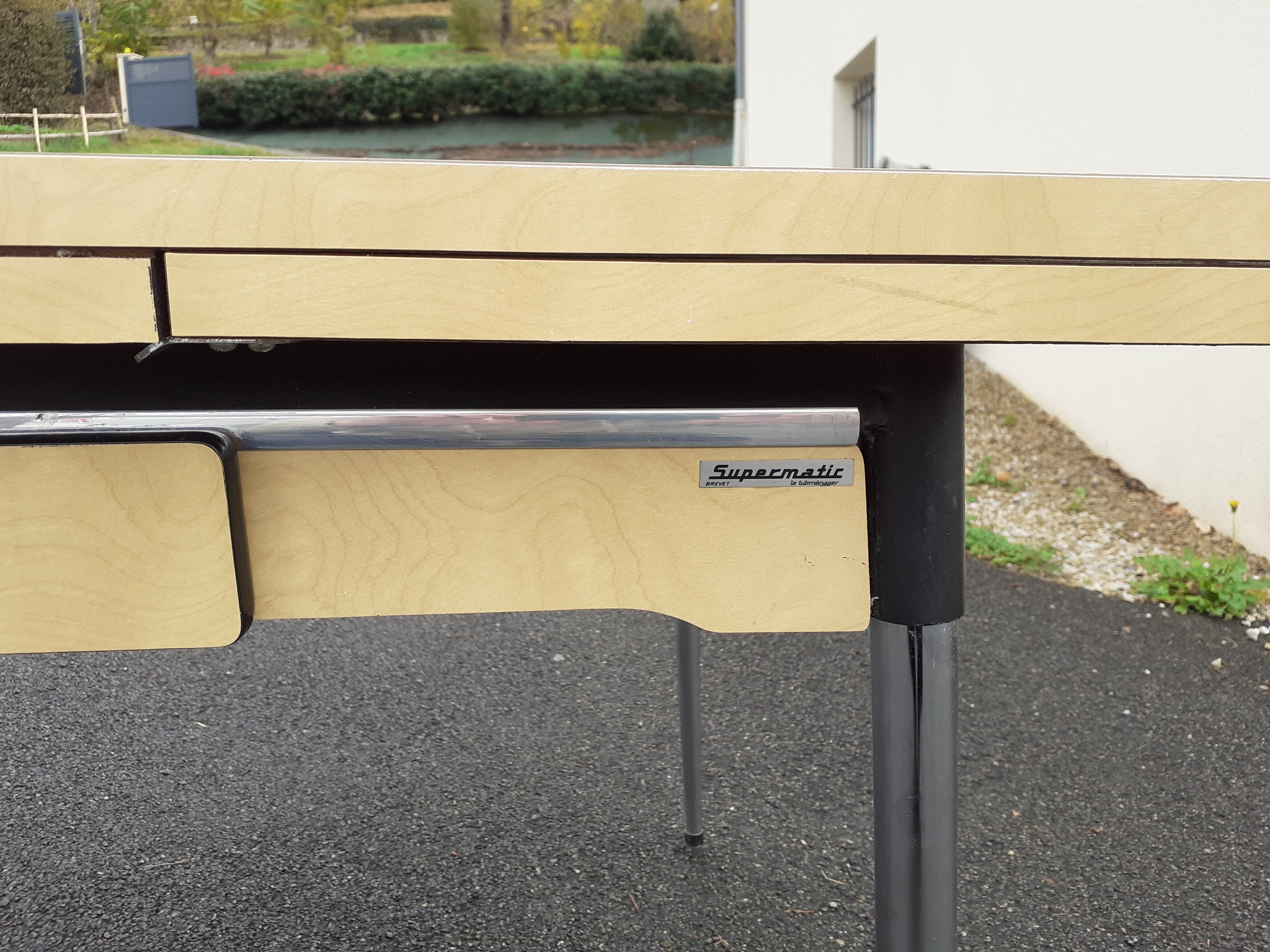 Formica table
