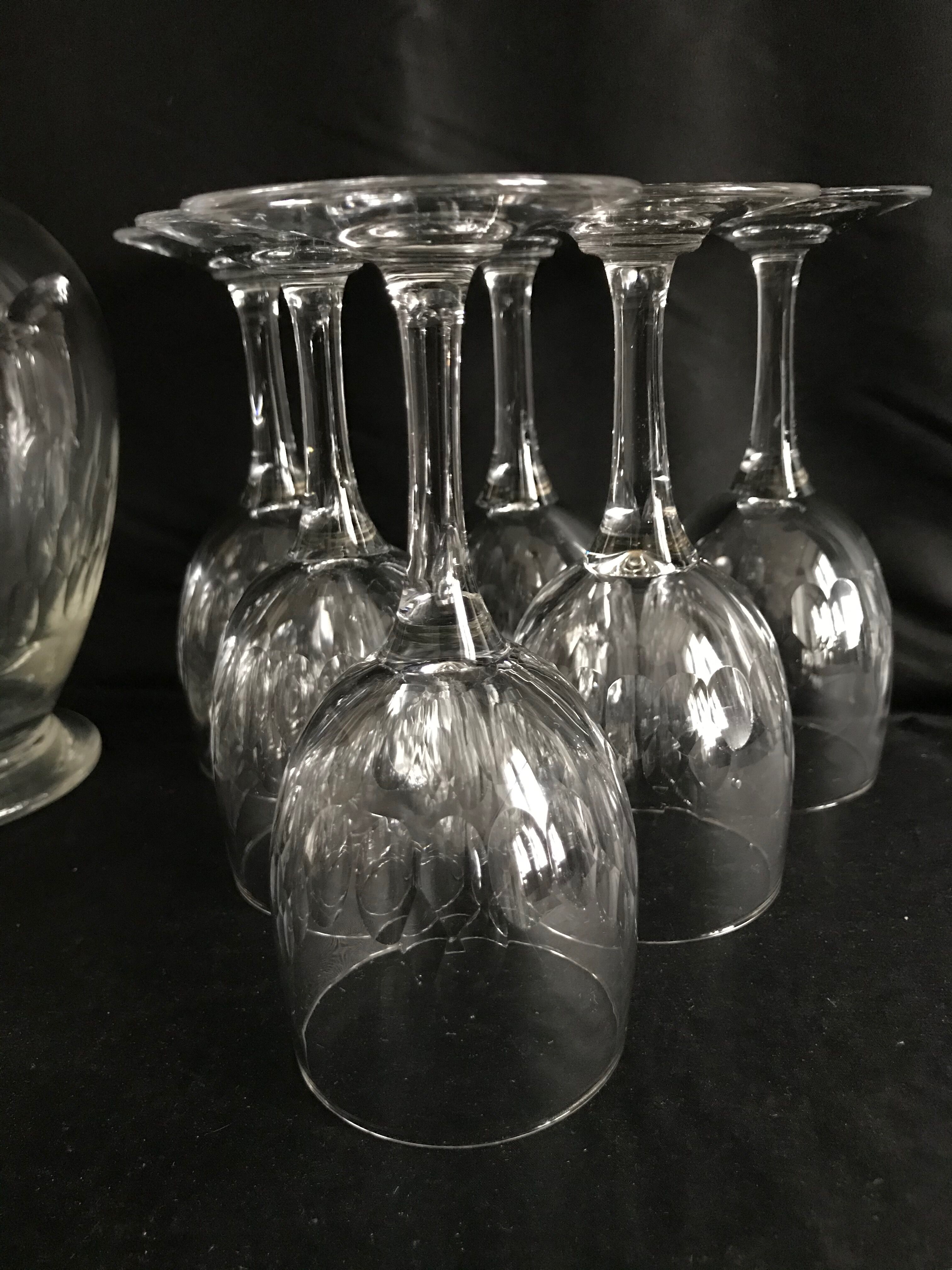 Set of 6 glasses and 1 carafe in style