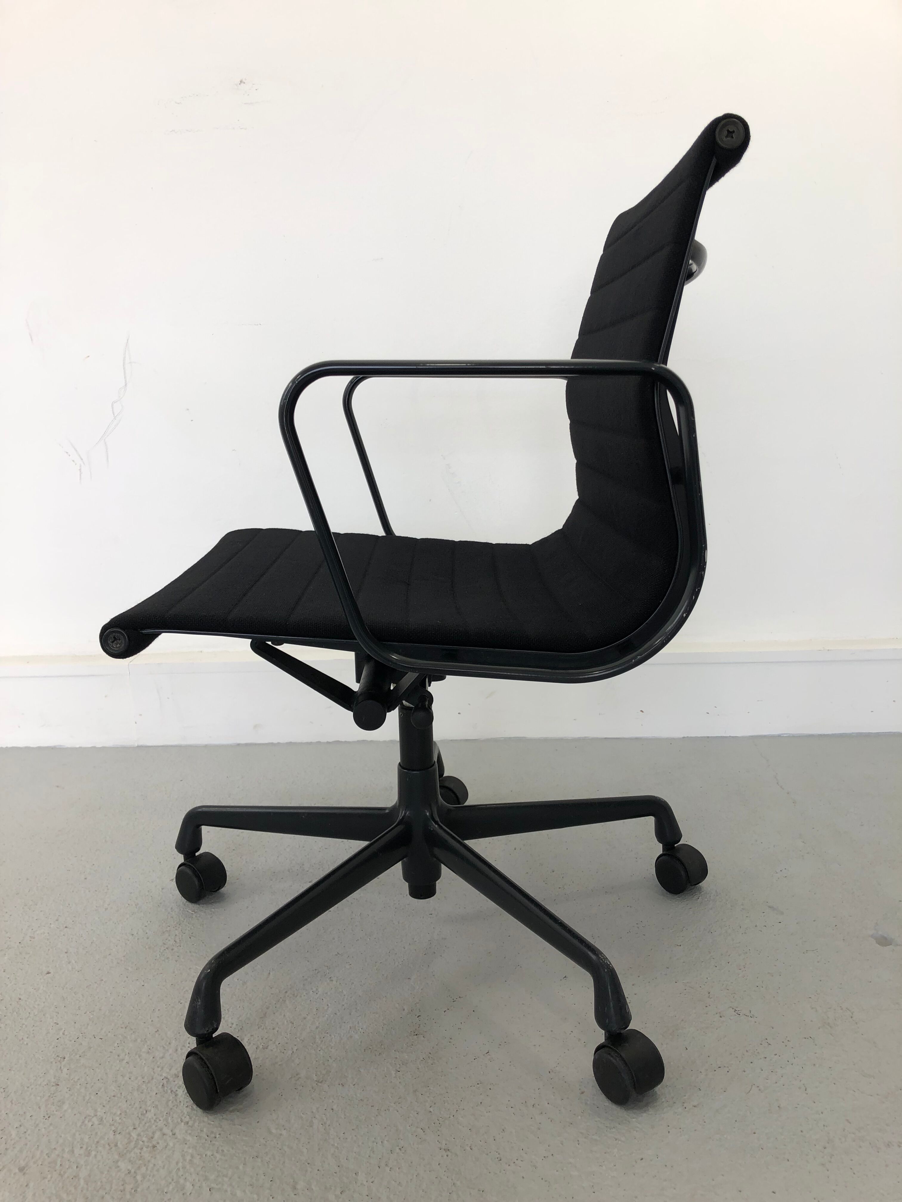 Aluminum black model EA 117 swivel chair by Charles & Ray Eames for Vitra