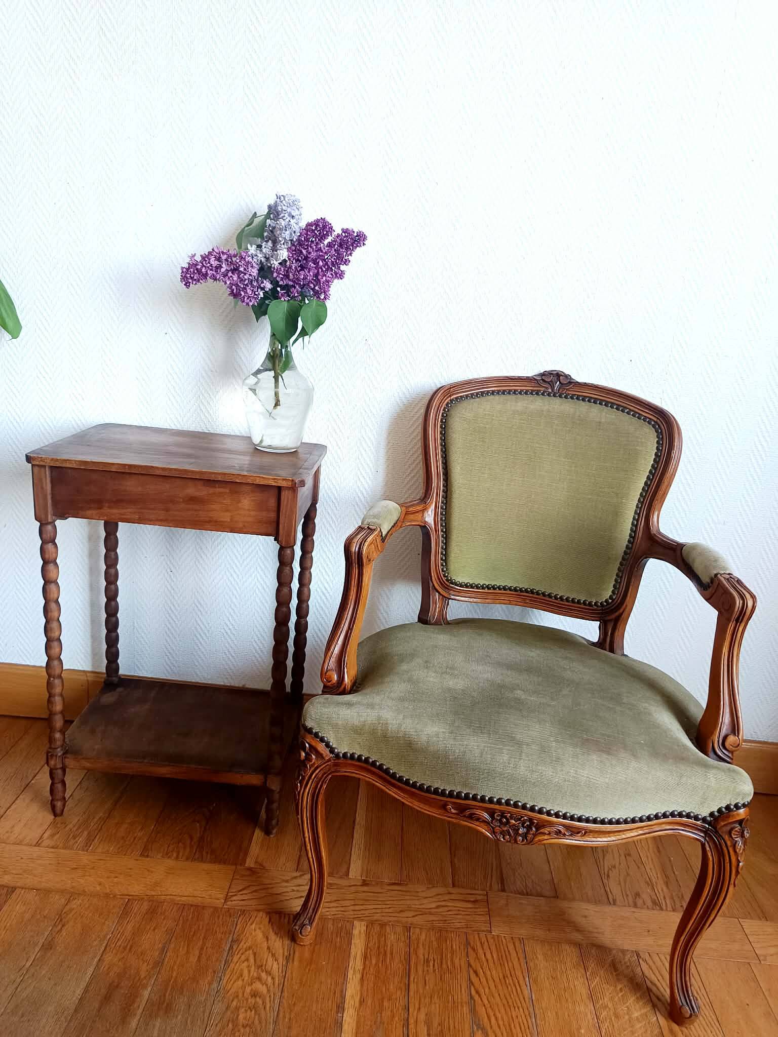 Fauteuil cabriolet vert Louis XV