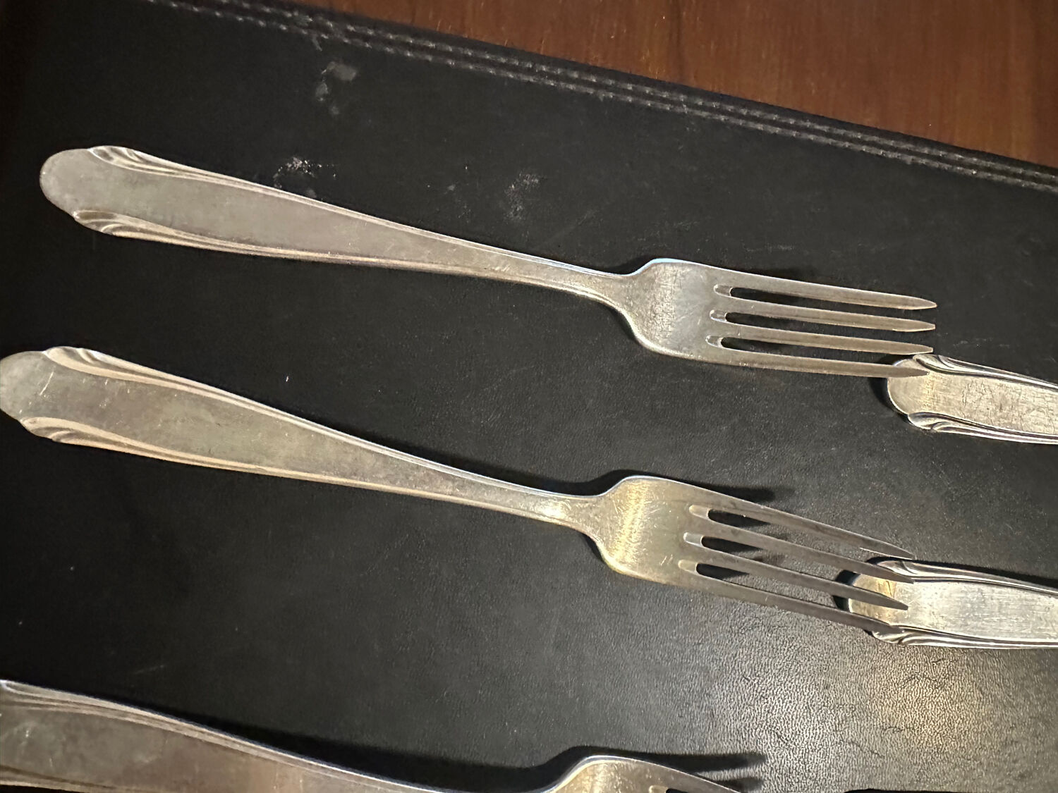 6 silver-plated spoons and 6 forks
