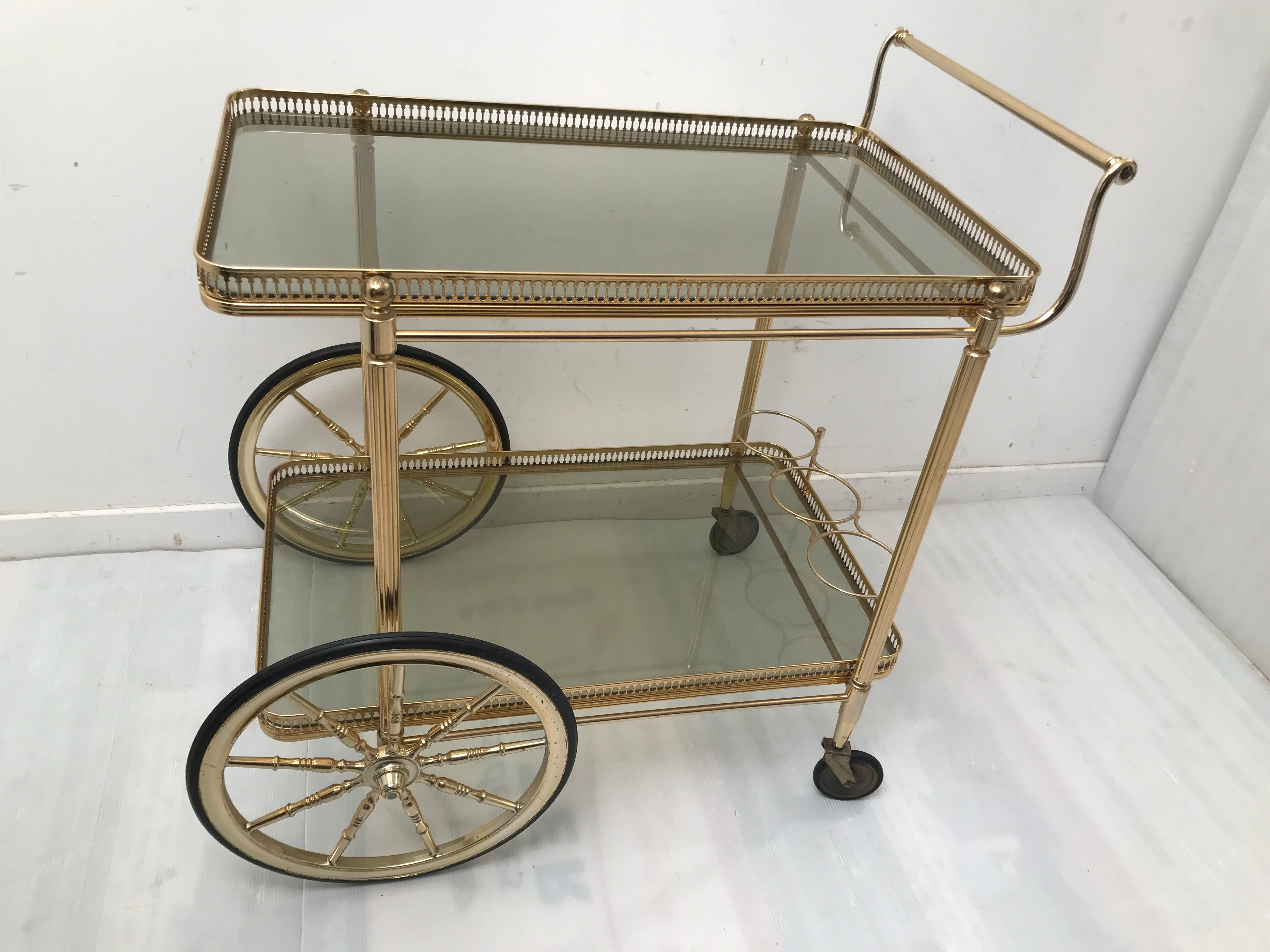 Golden vintage rolling service